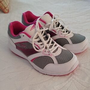 Catapult  Woman's White/Pink/Gray Sneakers Sz. 9M